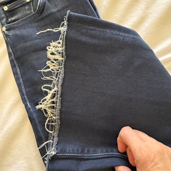 MOTHER Jeans; The Weekender Fray; Size 26; Tongue in Cheek Dark Blue Flare Jeans - Picture 2 of 9